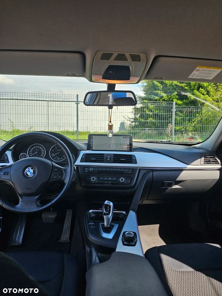 BMW Seria 3 320d - 31