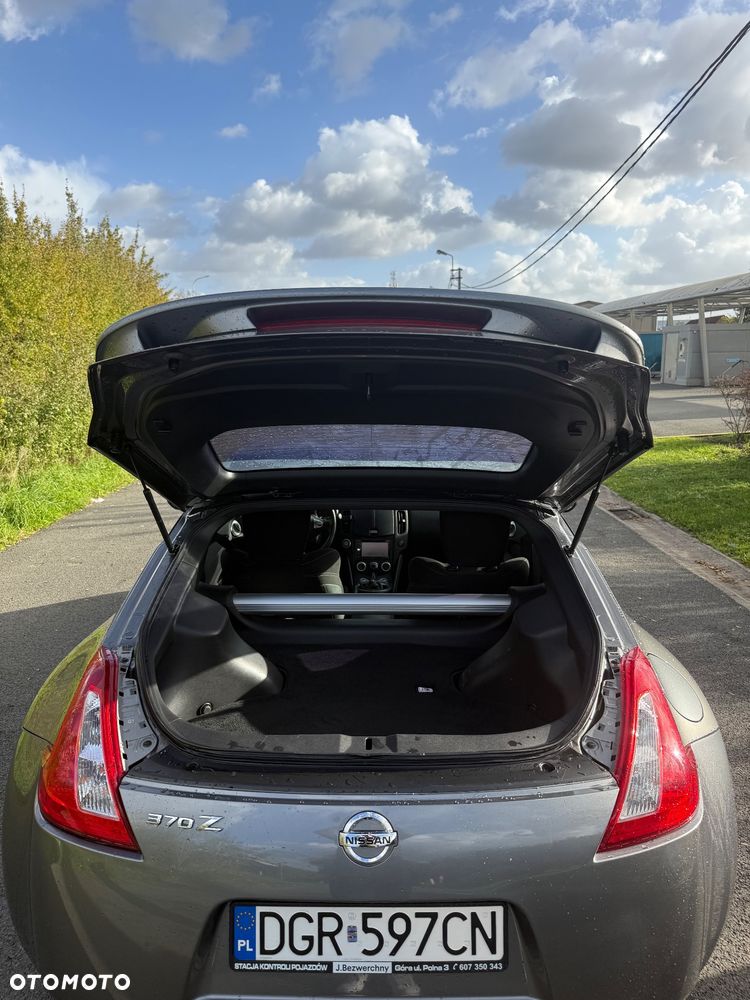 Nissan 370 Z - 6