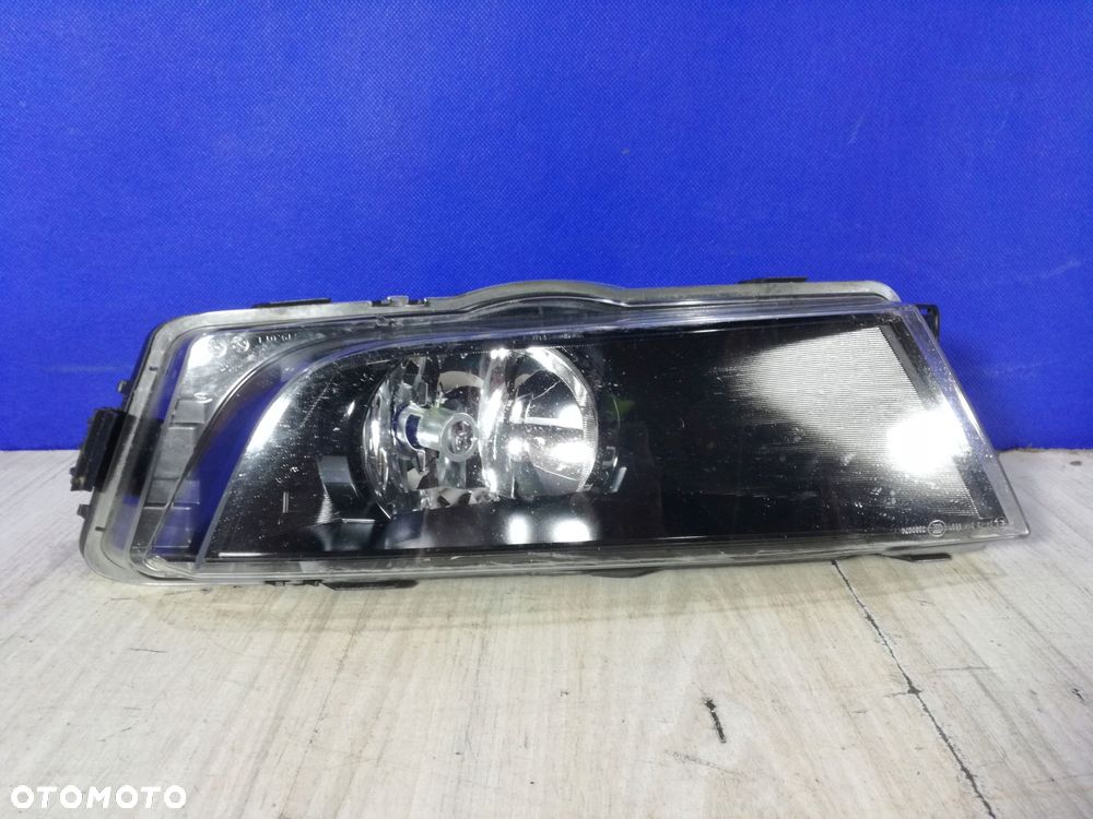 skoda octavia iii 3 5e halogen lampa przeciwmgielna prawa 5e0941701 - 1