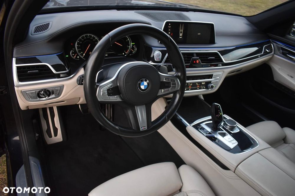BMW Seria 7 740d xDrive - 13