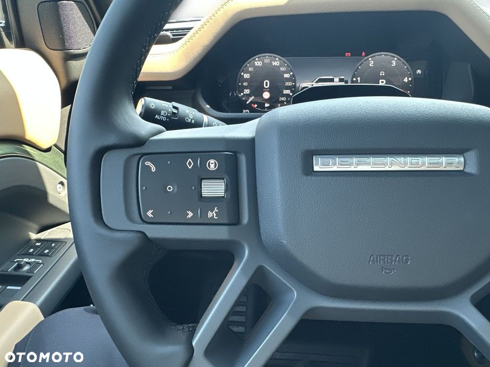 Land Rover Defender - 19