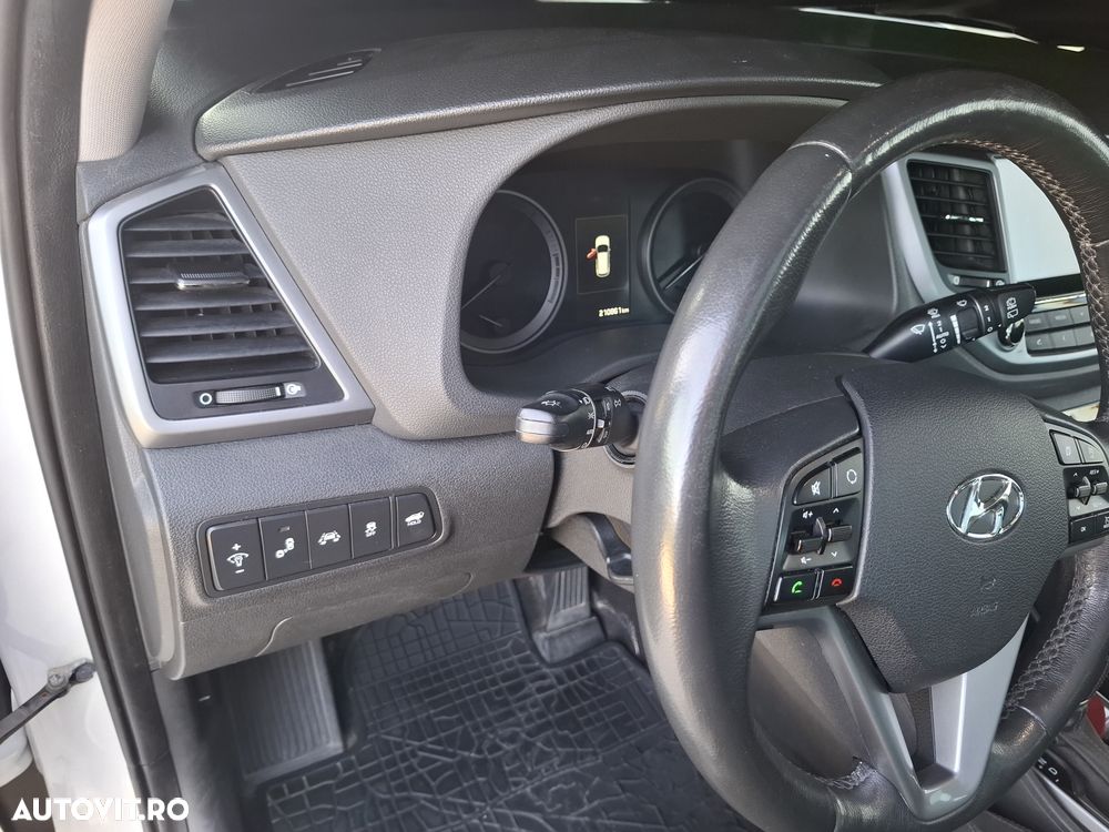 Hyundai Tucson 2.0 CRDI 4WD 6AT Luxury+ - 15