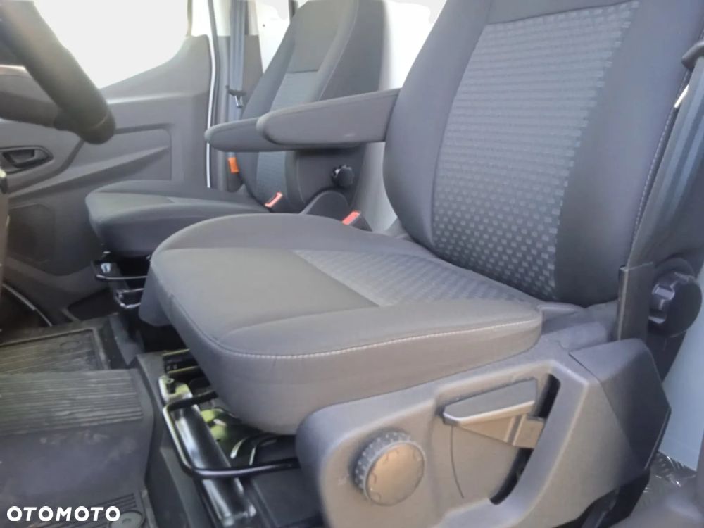 Ford E-Transit - 31