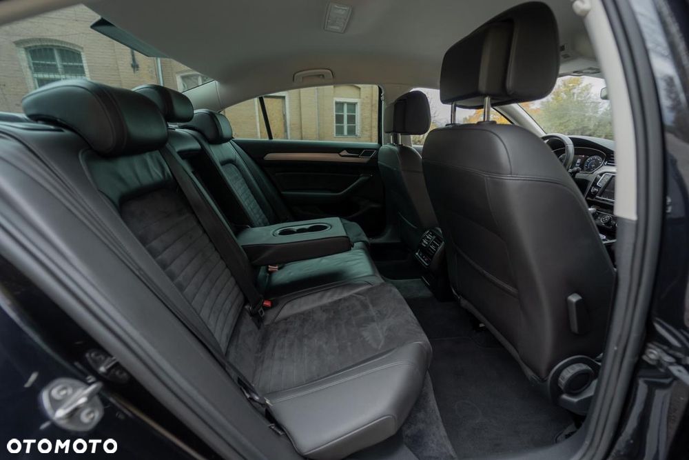 Volkswagen Passat 2.0 TDI Bi-Turbo BMT 4Mot Highline DSG - 26