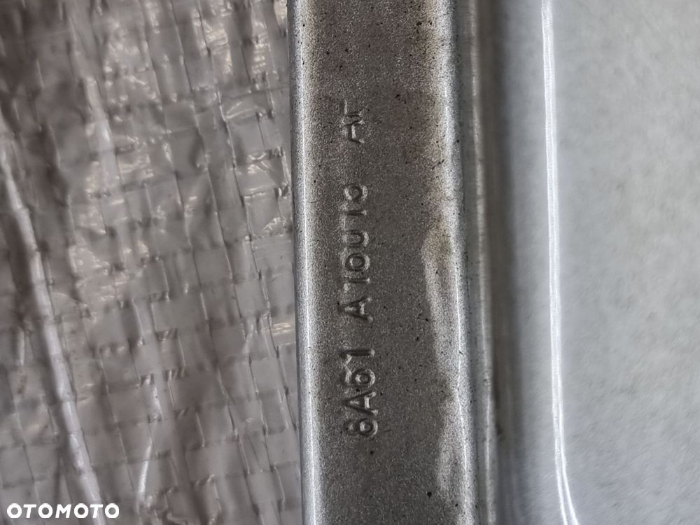 BŁOTNIK PRAWY PRZÓD FORD FIESTA VII MK7 KOD LAKIERU  G9 - 9