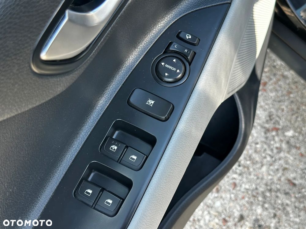 Kia Stonic - 24