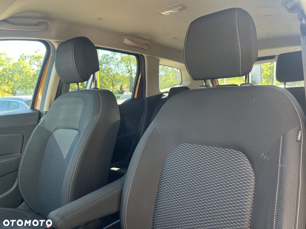 Dacia Duster 1.6 SCe Essential - 11