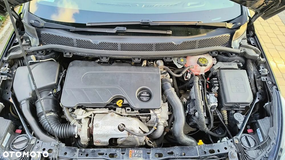 Opel Astra 1.6 CDTI Elite S&S - 11