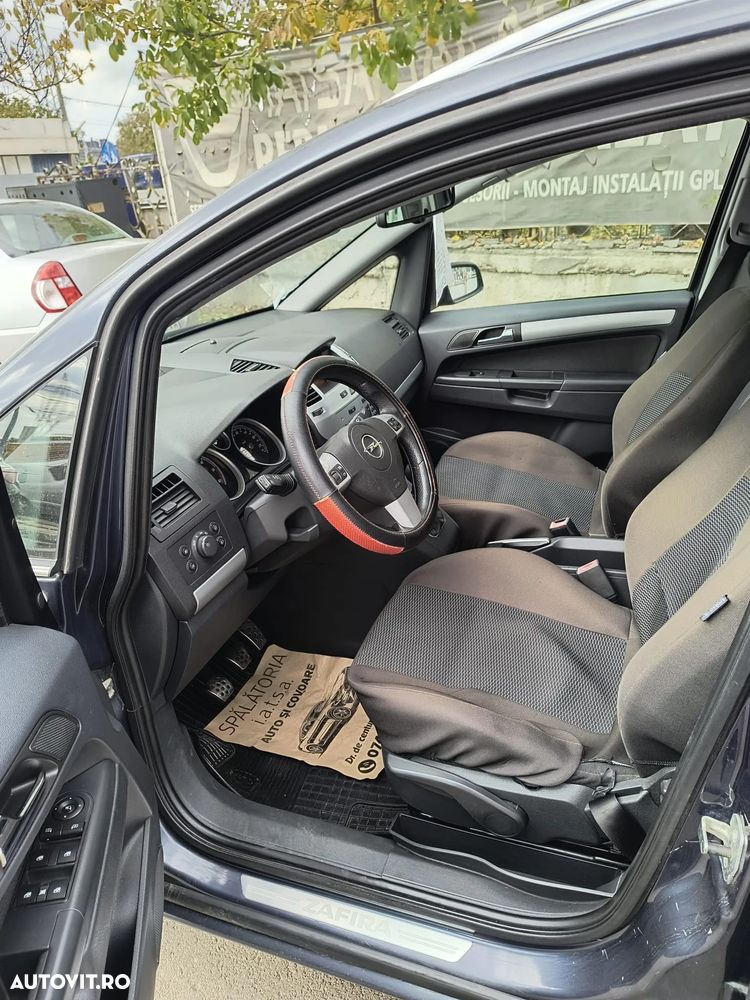 Opel Zafira 1.9 CDTI - 8