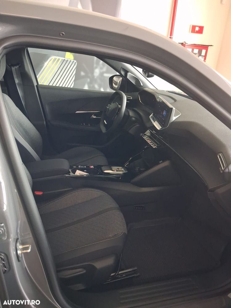 Peugeot 2008 1.2L e-DCS6 MHEV Allure - 12