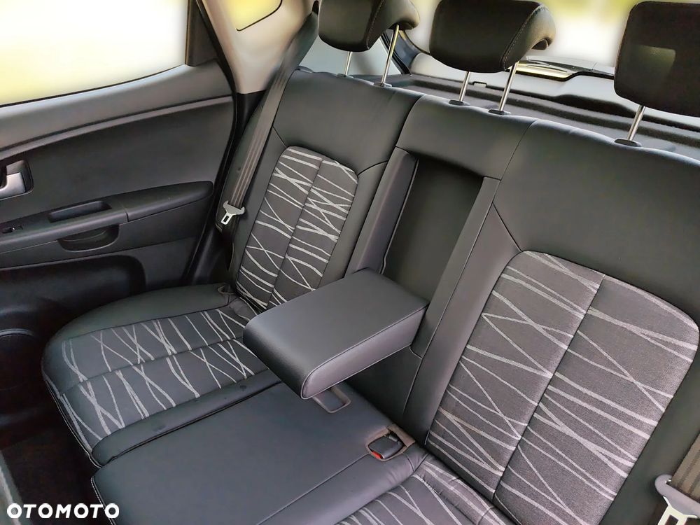 Kia Venga 1.6 CVVT Mind - 17