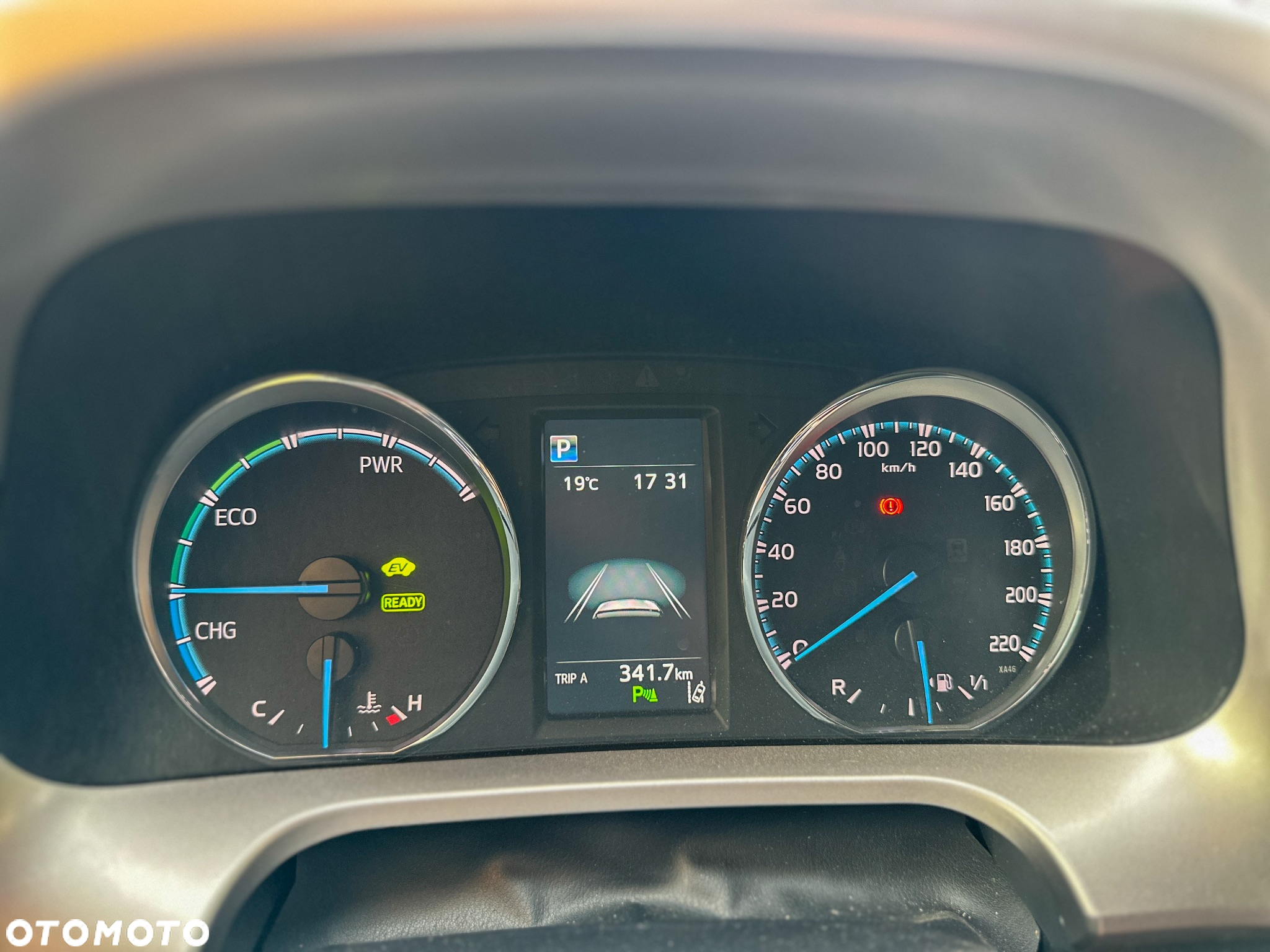 Toyota RAV4 Hybrid Premium 4x4 - 18