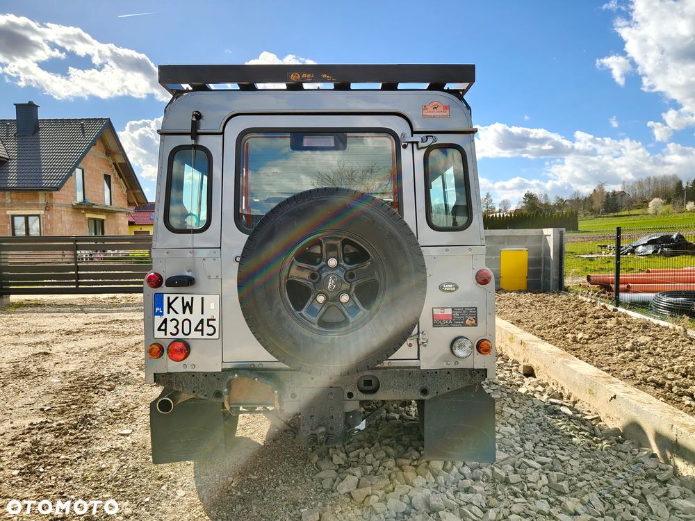 Land Rover Defender - 4