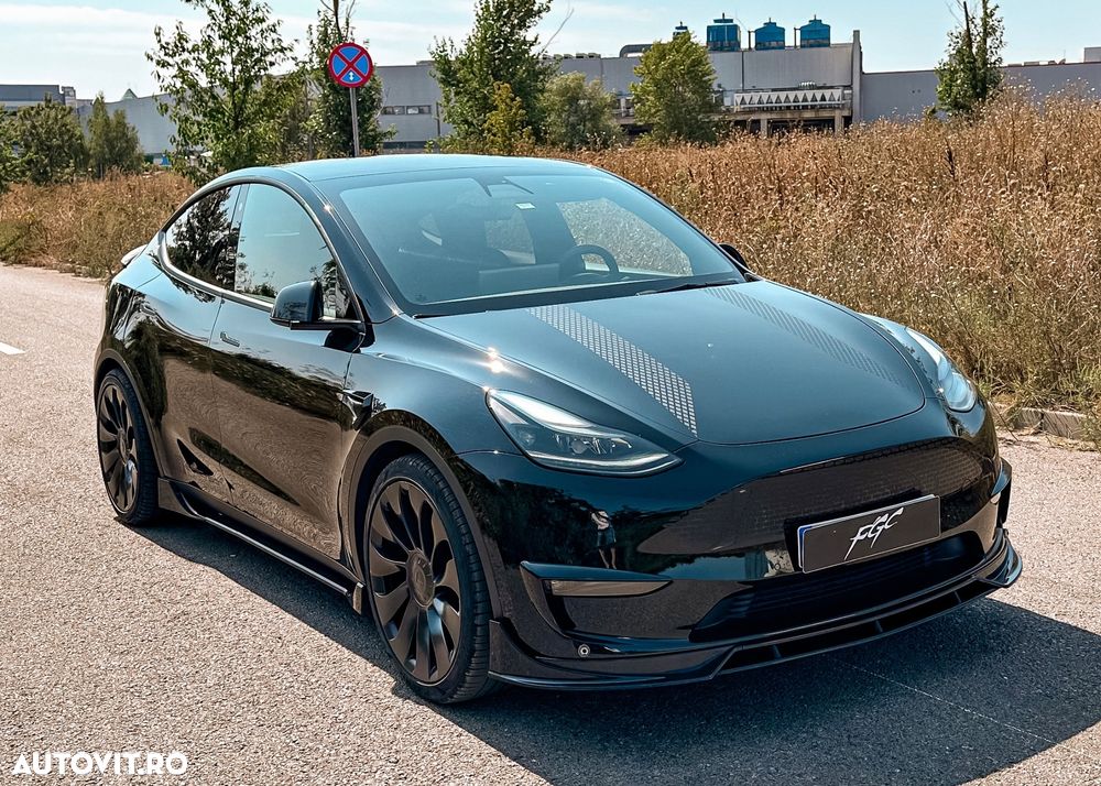 Tesla Model Y AWD Performance - 2