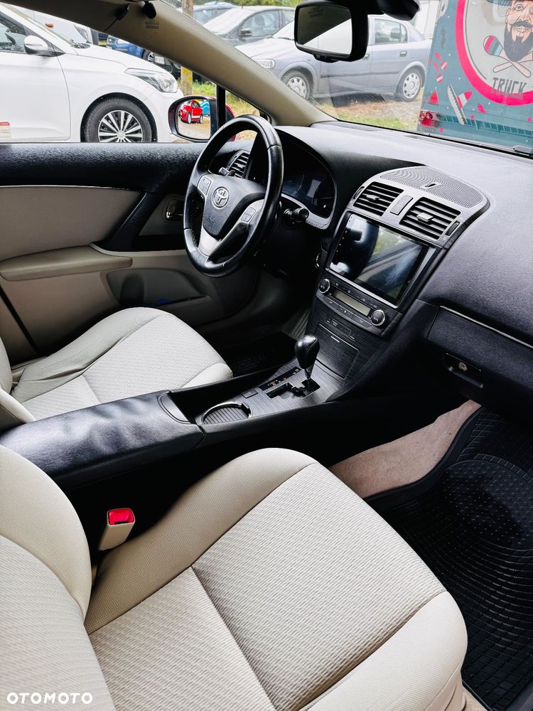 Toyota Avensis 2.0 Sol plus EU5 MS - 9