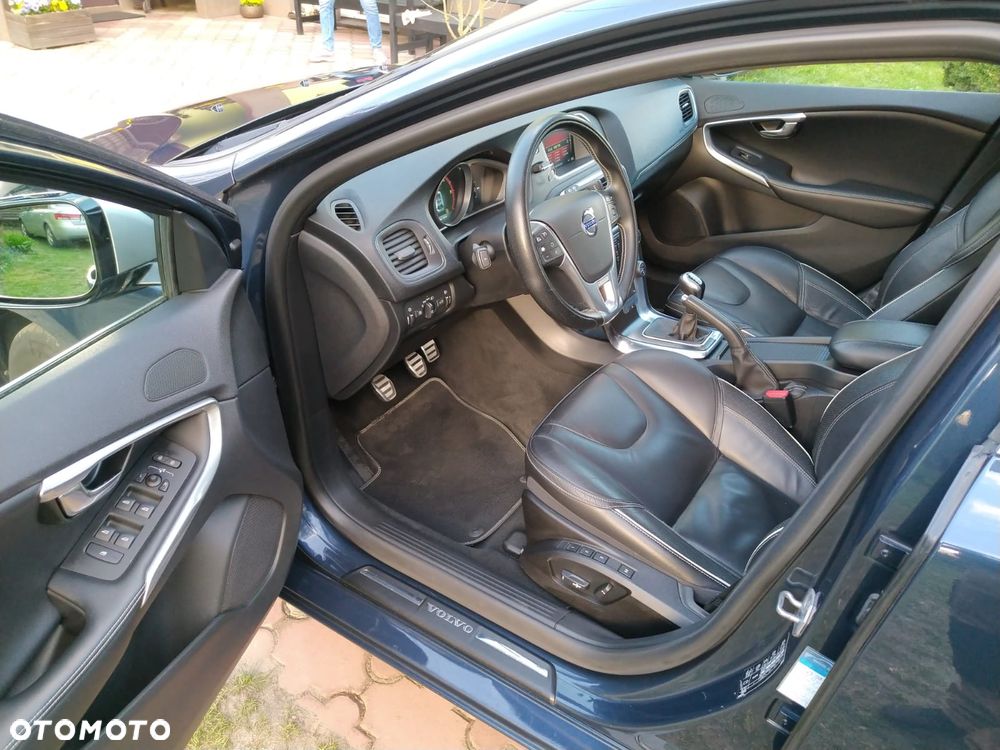 Volvo V40 D4 Summum - 11