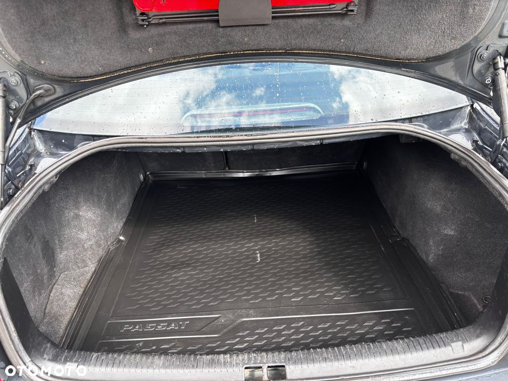Volkswagen Passat 1.9 TDI Comfortline - 11