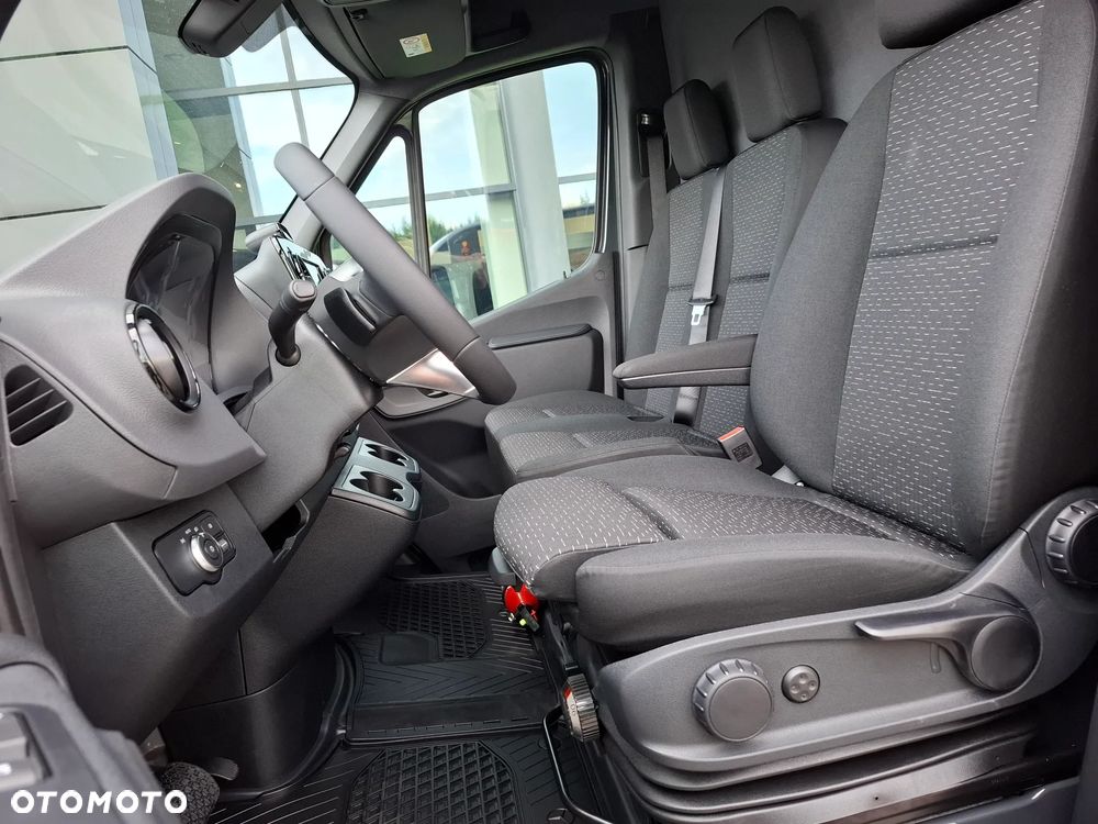 Mercedes-Benz Sprinter 319 CDI Furgon PRO 3665 mm L2H2 - 19