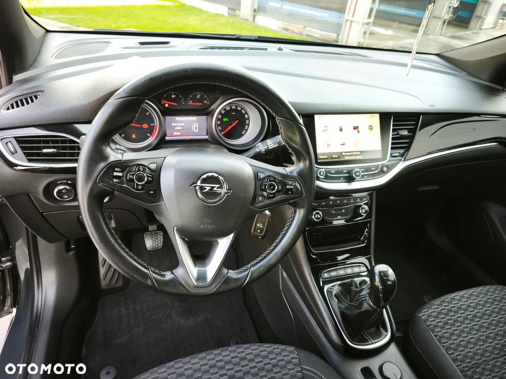 Opel Astra 1.6 D (CDTI) Start/Stop Dynamic - 16