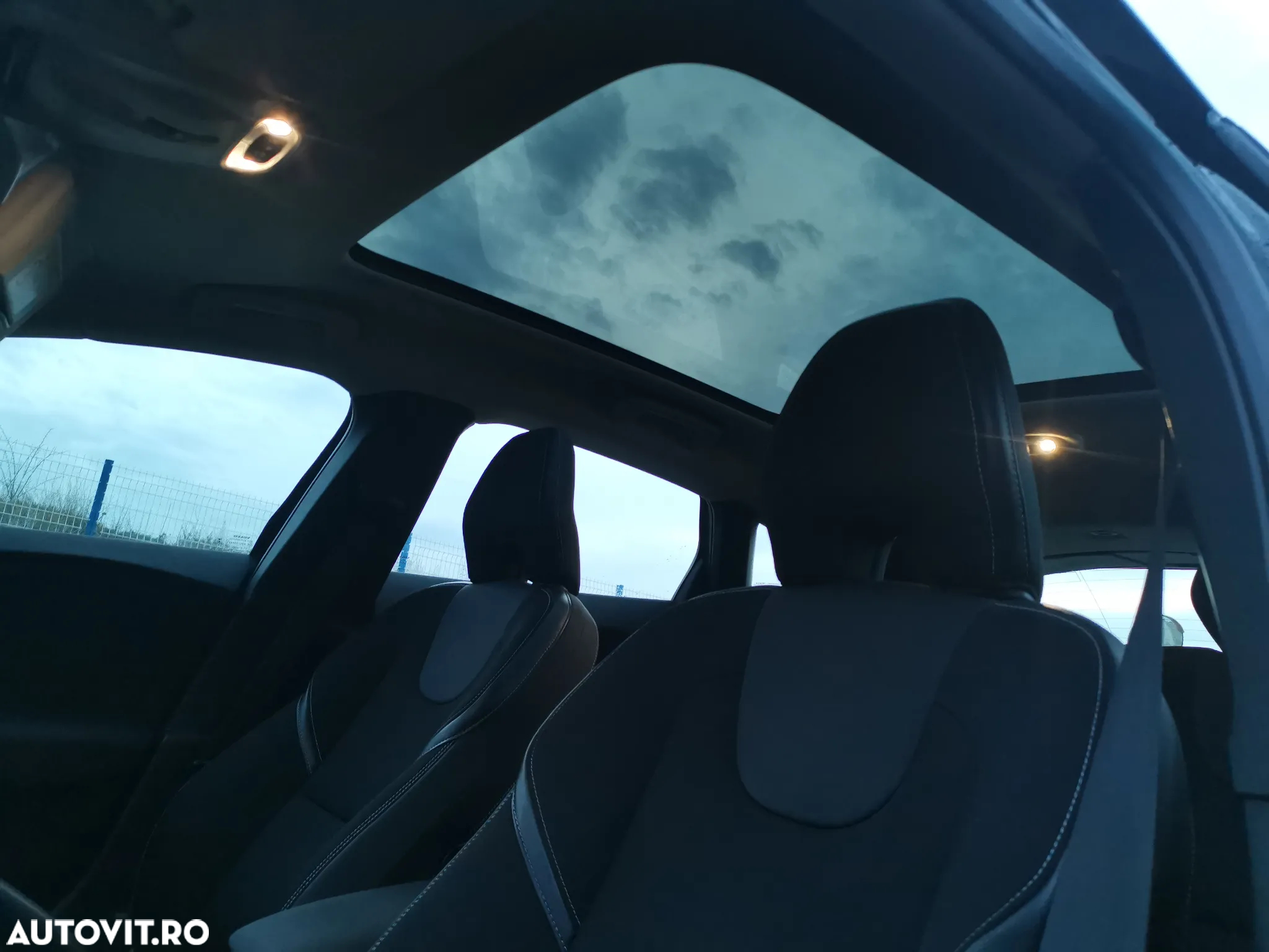 Volvo V40 D3 Aut. Momentum - 19