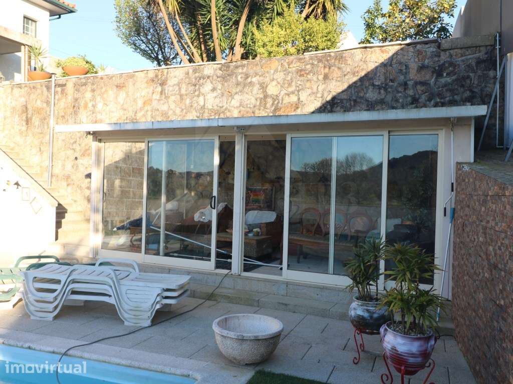 Moradia Exclusiva com Piscina - Grande imagem: 5/19