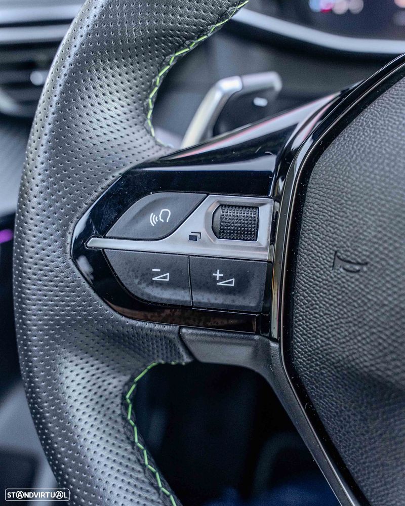 Peugeot 208 1.2 Hybrid GT e-DCS6 - 20