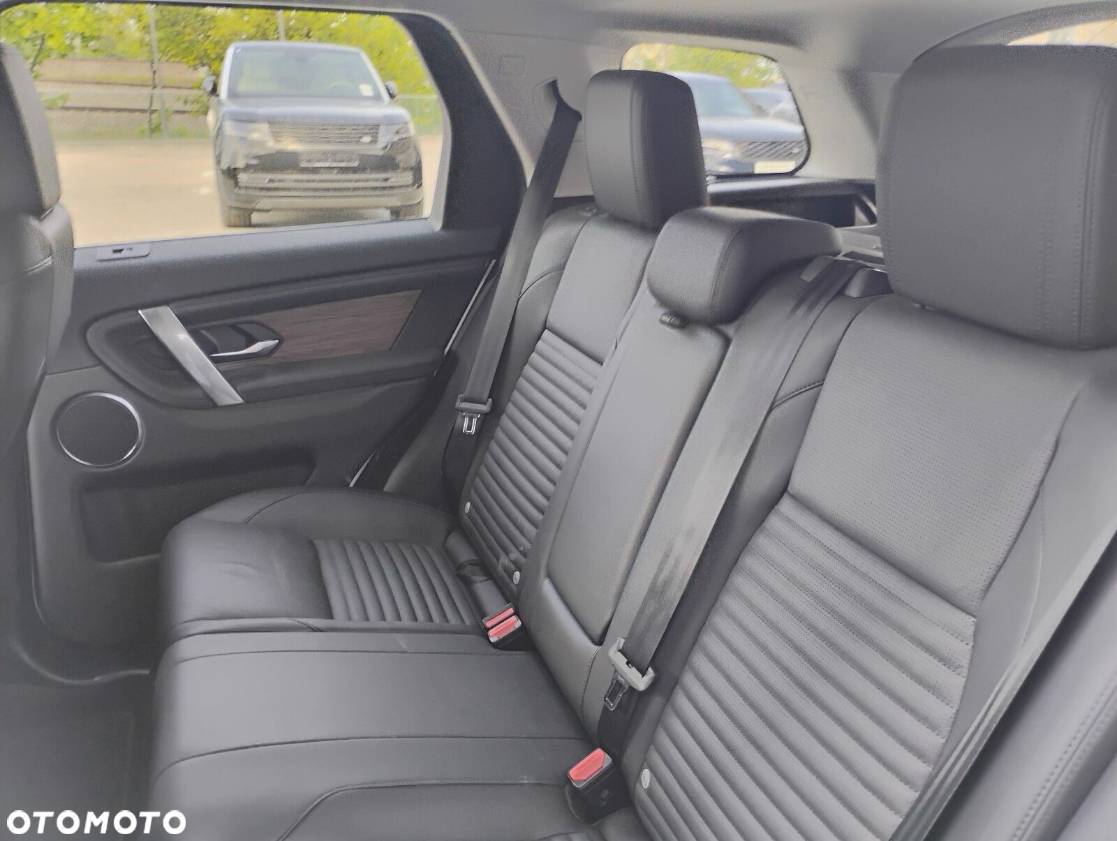 Land Rover Discovery Sport - 12