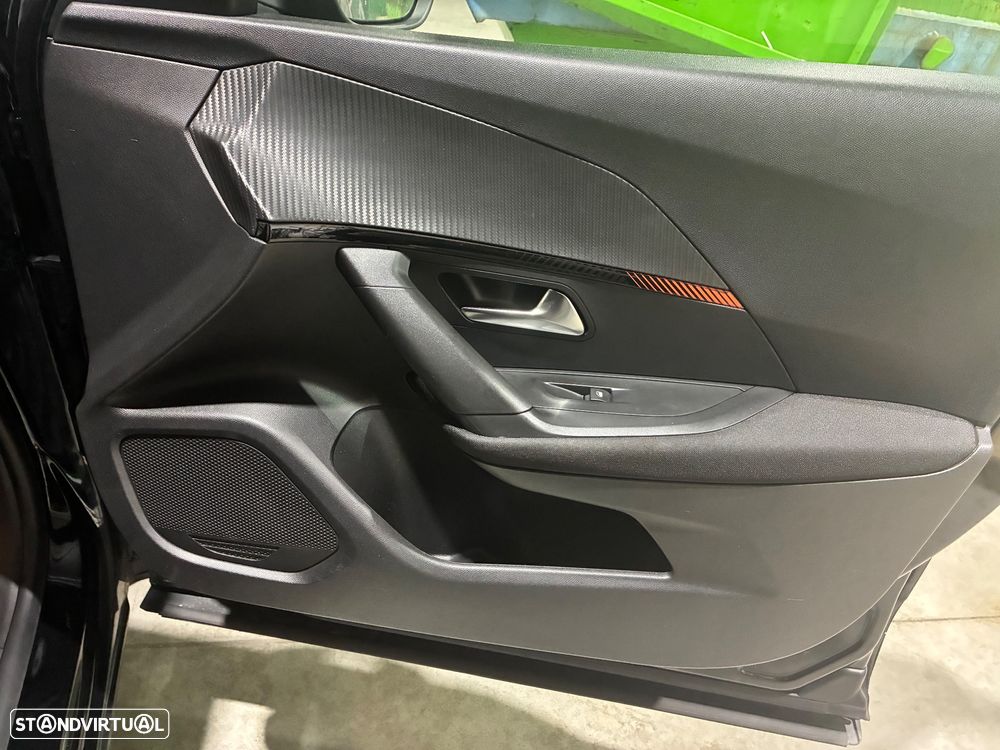 Peugeot e-2008 50 kWh Allure - 8