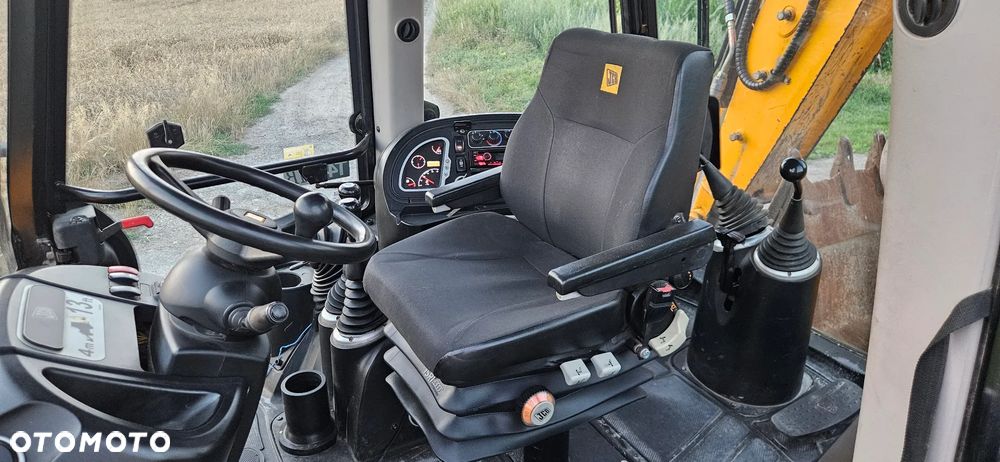 JCB 3CX - 7