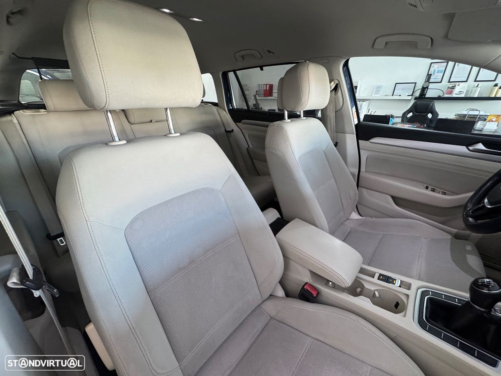 VW Passat 1.6 TDI BlueMotion - 15
