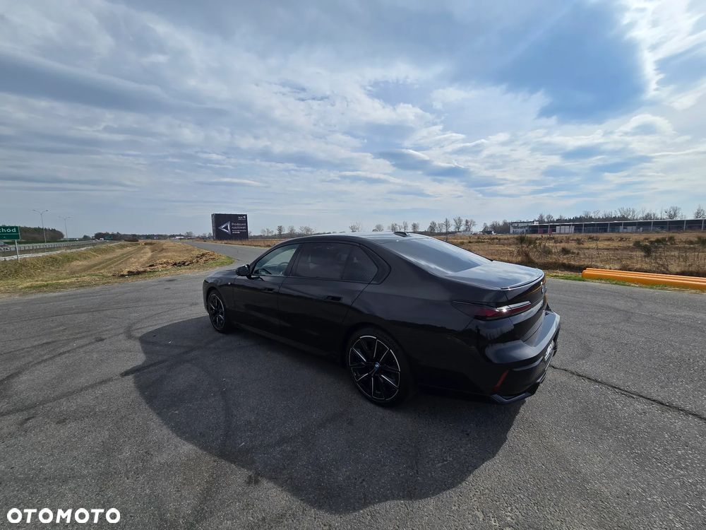 BMW Seria 7 - 16