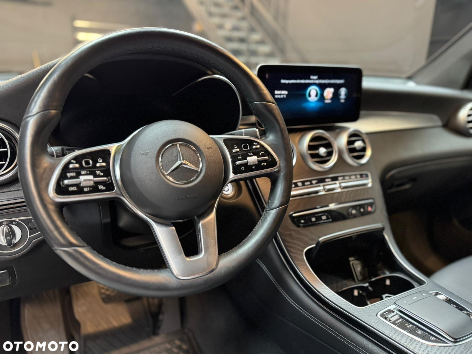 Mercedes-Benz GLC 300 4Matic 9G-TRONIC Exclusive - 6