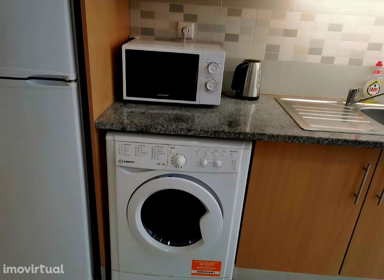 Espaço comercial convertido em Apartamento T1 - Grande imagem: 5/12