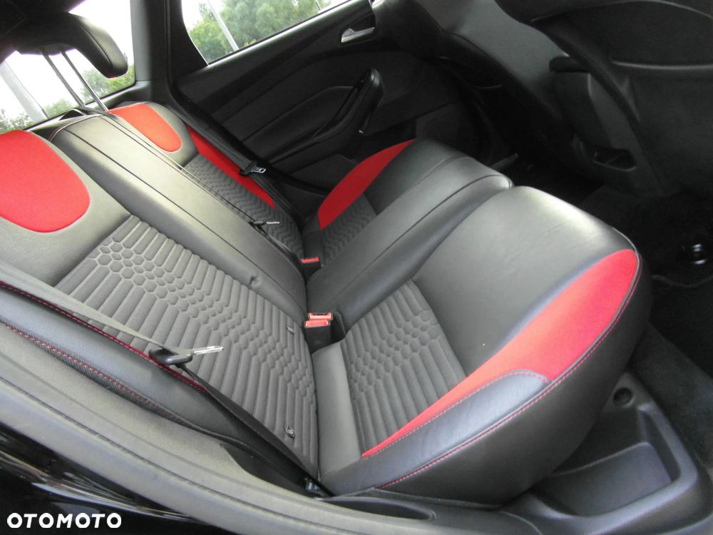 Ford Focus 2.0 EcoBoost ST mit Leder-Sport-Paket - 34