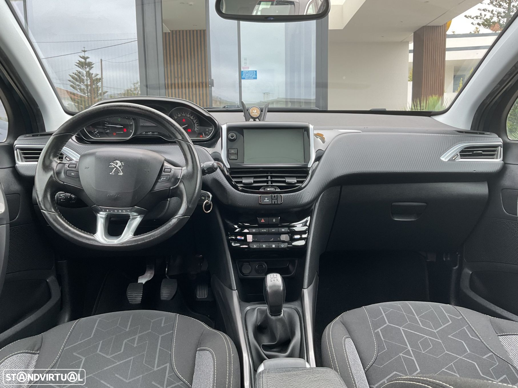 Peugeot 2008 1.6 BlueHDi Allure - 32