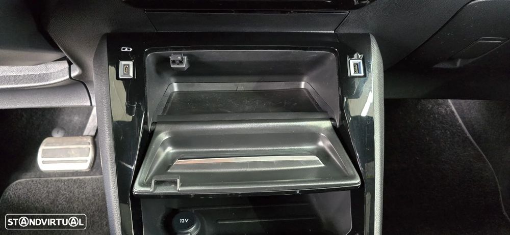 Peugeot e-208 GT Pack - 35