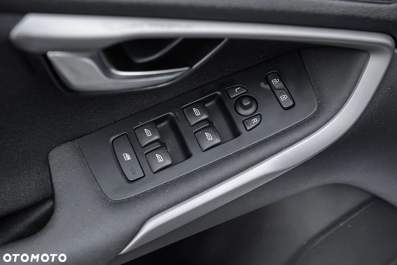 Volvo V40 - 16