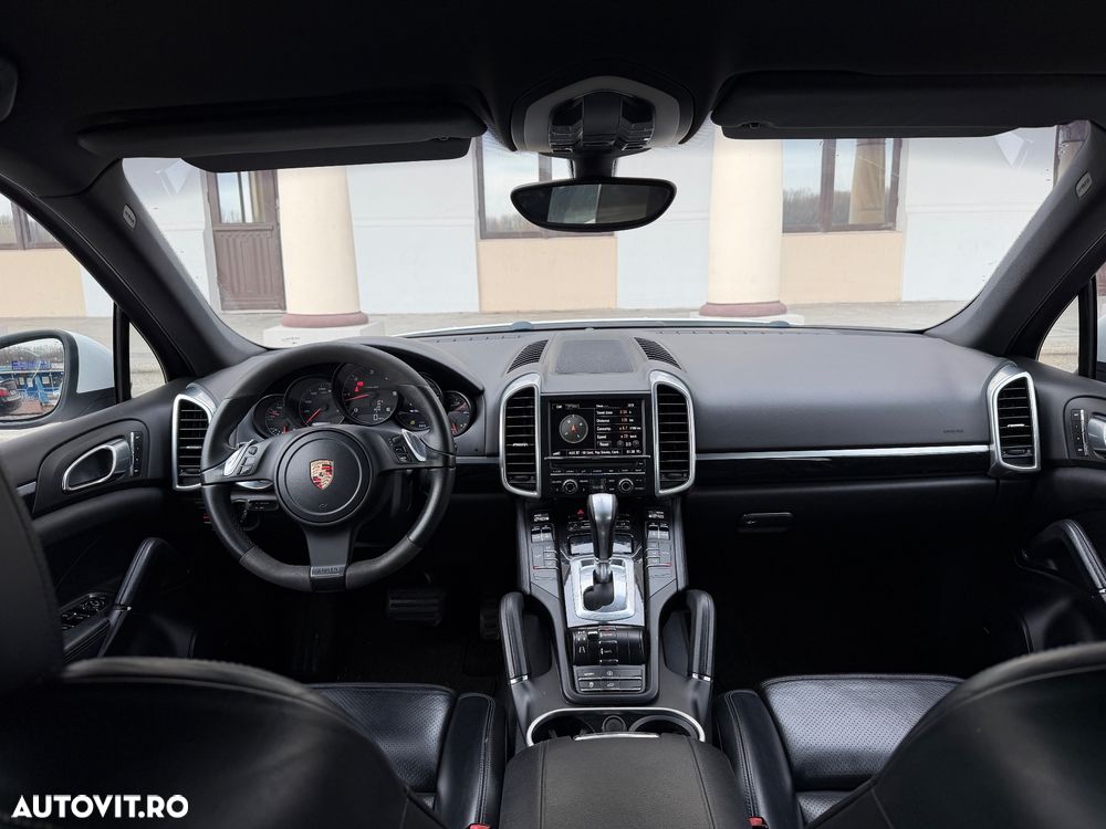 Porsche Cayenne Platinum Edition - 14