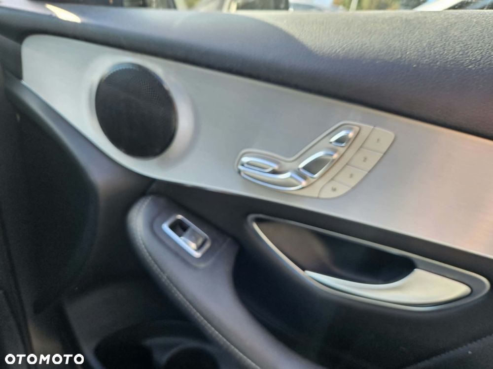 Mercedes-Benz GLC 350 d 4Matic 9G-TRONIC AMG Line - 27