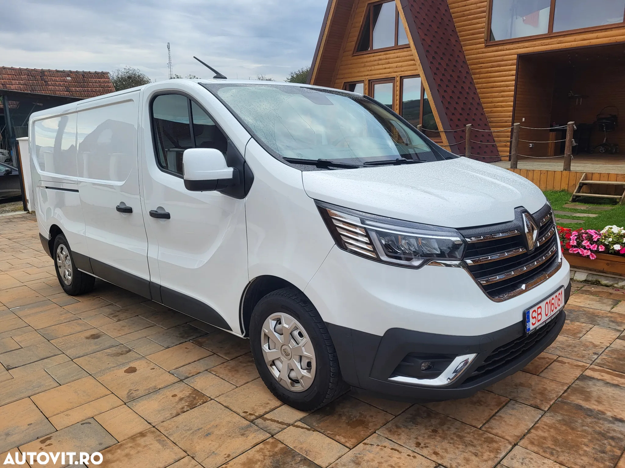 Renault Trafic 2.0 Blue dCi 130 Furgon Cabina Dubla L2H1 - 6