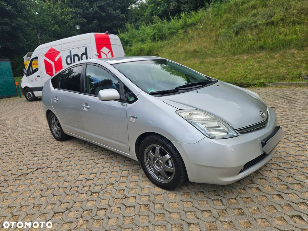 Toyota Prius 1.5 VVT-i Prestige - 4