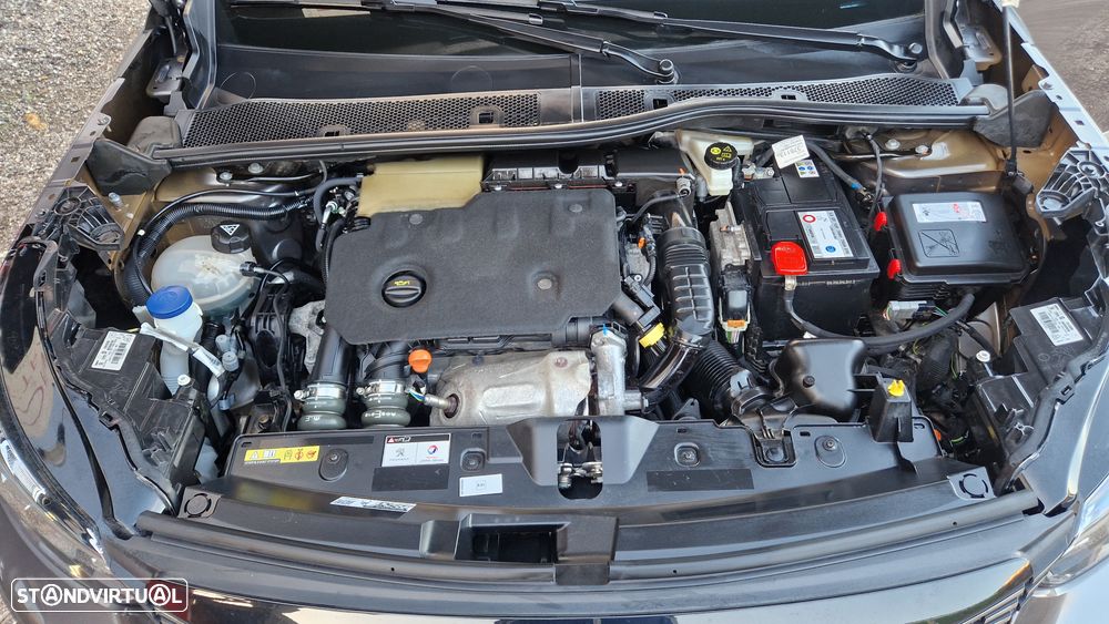 Peugeot 2008 1.5 BlueHDi Allure Pack EAT8 - 36