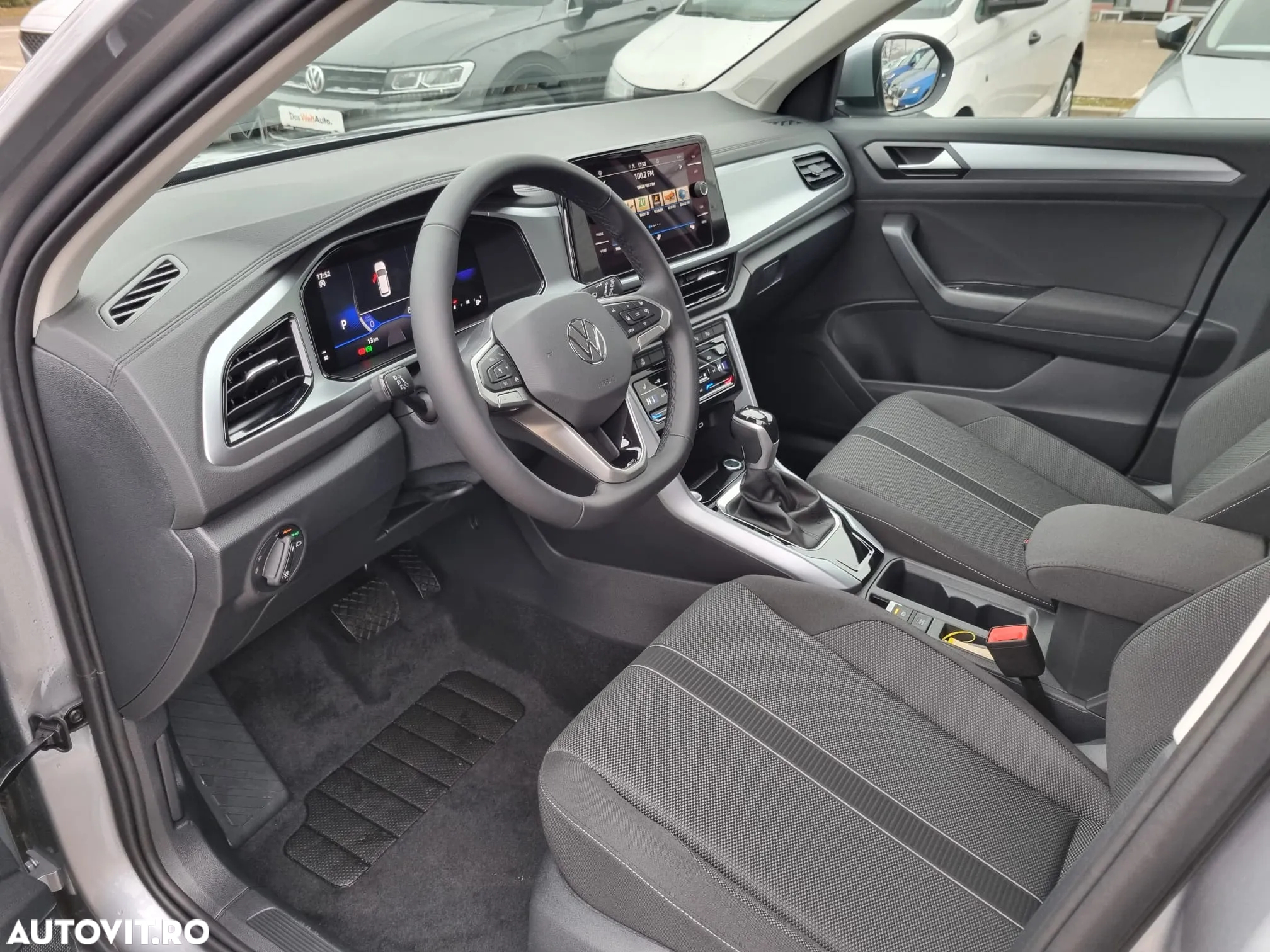 Volkswagen T-ROC 1.5 TSI DSG Advanced - 11