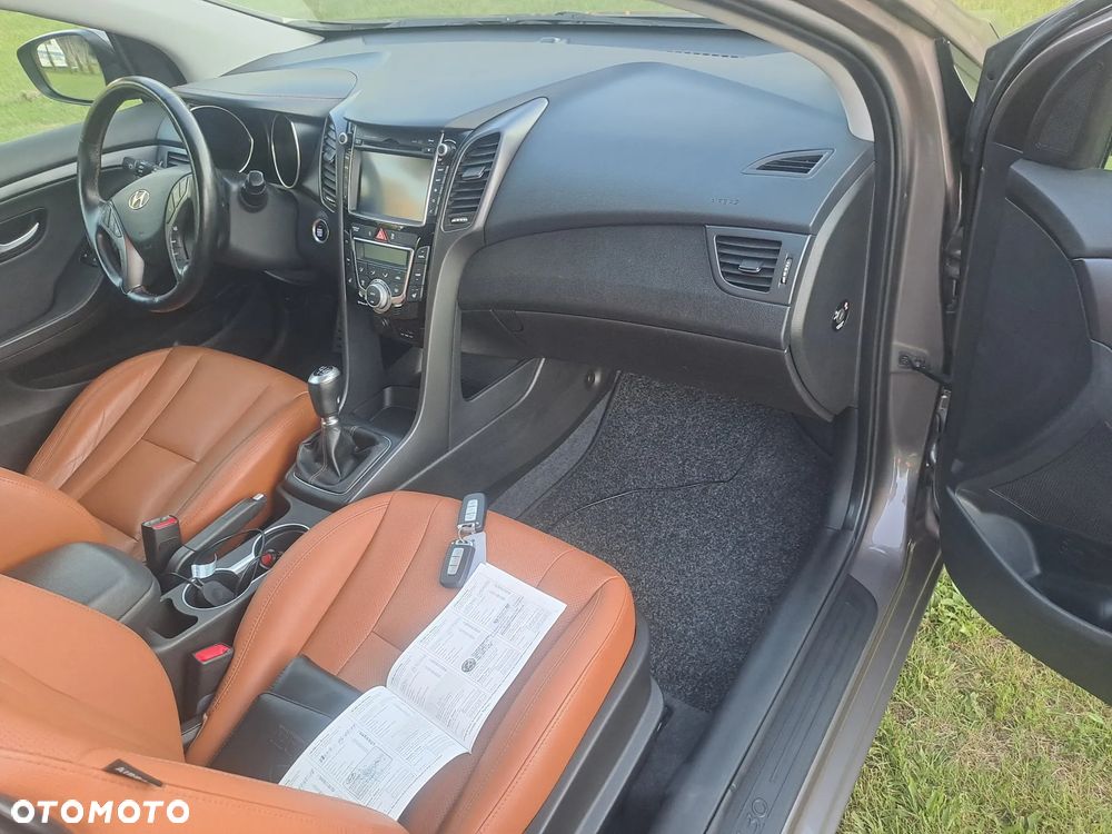 Hyundai i30 1.6 GDI Premium - 37