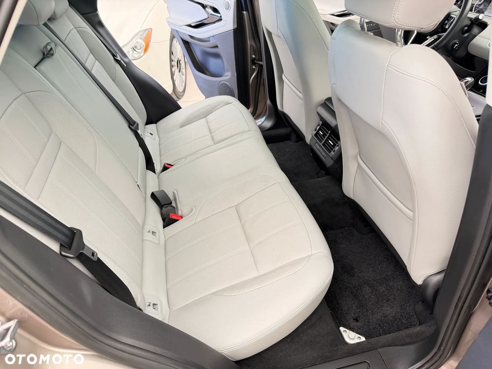 Land Rover Range Rover Evoque 2.0 P249 mHEV SE - 9
