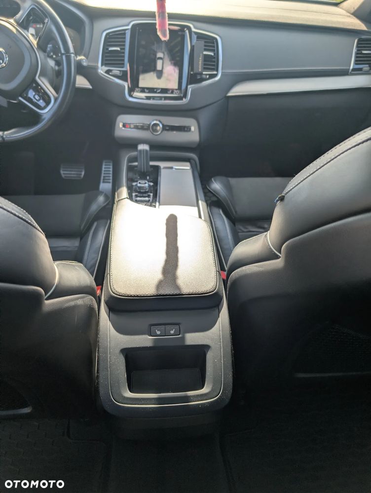 Volvo XC 90 D5 AWD R-Design 7os - 23