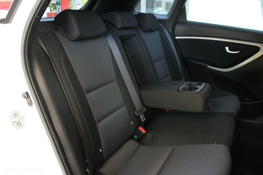 Hyundai i30 1.6 Automatik Style - 12