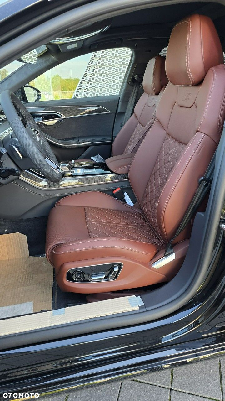 Audi S8 - 8