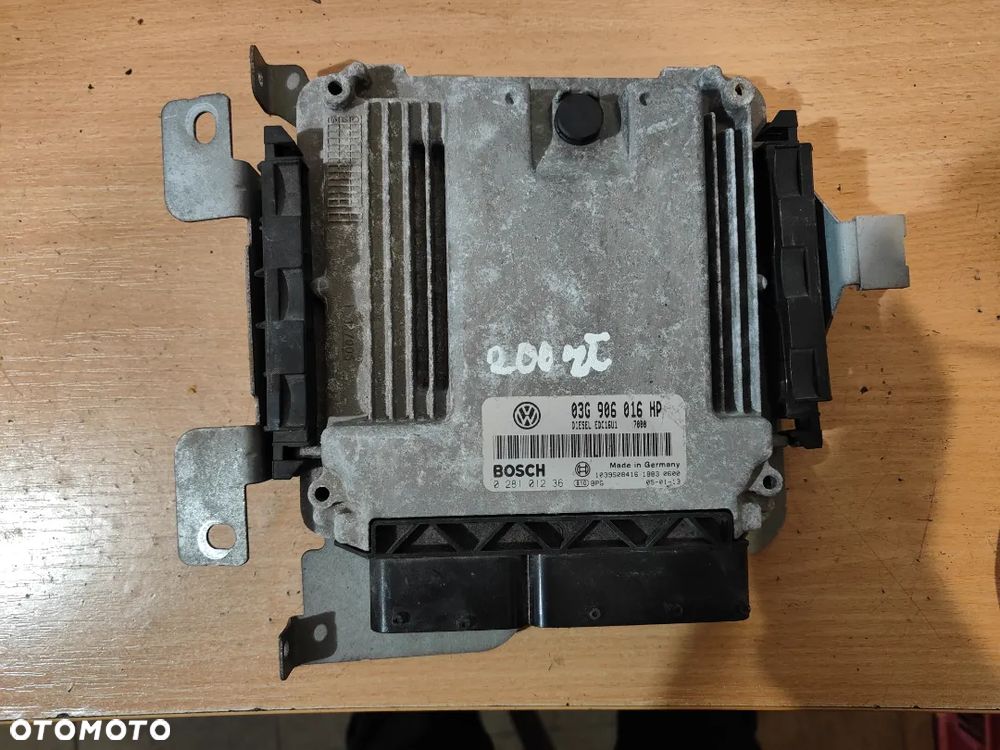 Komputer sterownik silnika Volkswagen Touran 03G906016HP - 1
