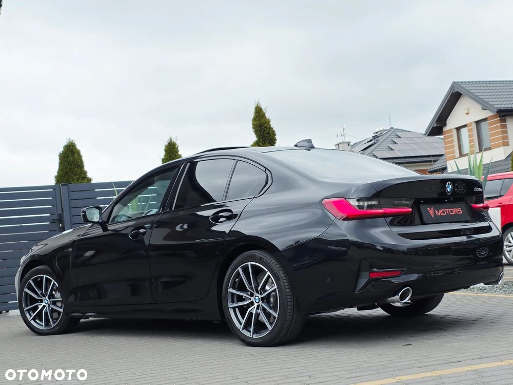 BMW Seria 3 330e Sport Line - 31